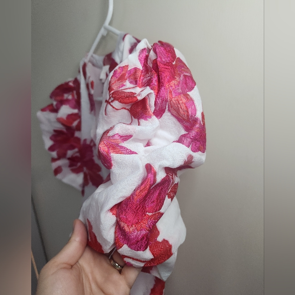 entro White Floral Puff Sleeve Blouse with Pink and Coral Flowers Medium - Picture 8 of 10